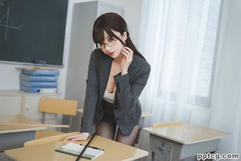rioko凉凉子 年上の韵 奇怪的老师-奈奈COS rioko凉凉子 年上の韵 奇怪的老师