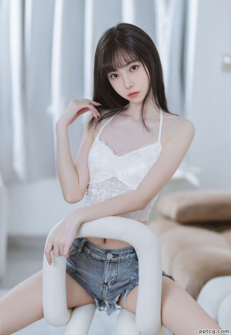 许岚 纯欲吊带-奈奈COS 许岚 纯欲吊带