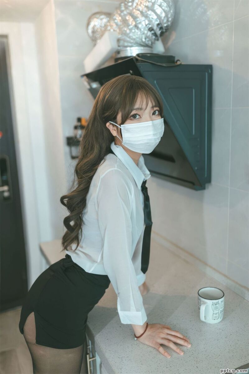 杏仁曲奇 OL额外时间 COS写真图集-皮皮兔动漫