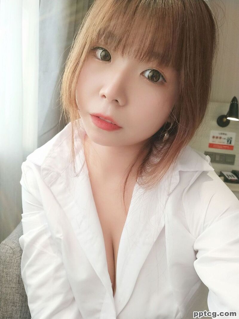 无颜小天使wy OL今天的颜颜也不想加班-奈奈COS 无颜小天使wy OL今天的颜颜也不想加班