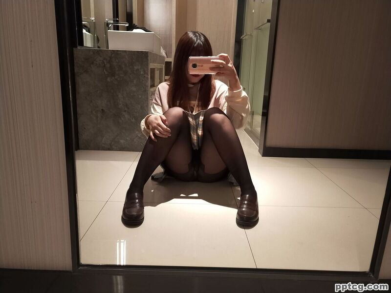 无颜小天使wy OL今天的颜颜也不想加班-奈奈COS 无颜小天使wy OL今天的颜颜也不想加班