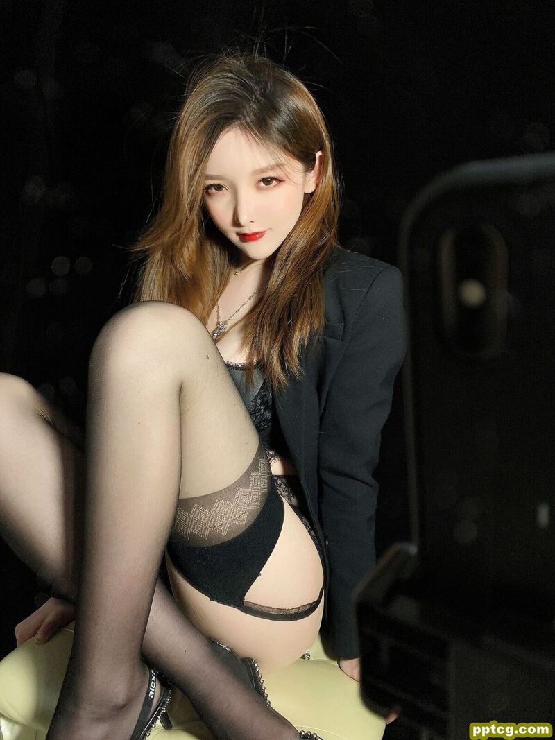 一小央泽 优雅的坏女人罢了-奈奈COS 一小央泽 优雅的坏女人罢了