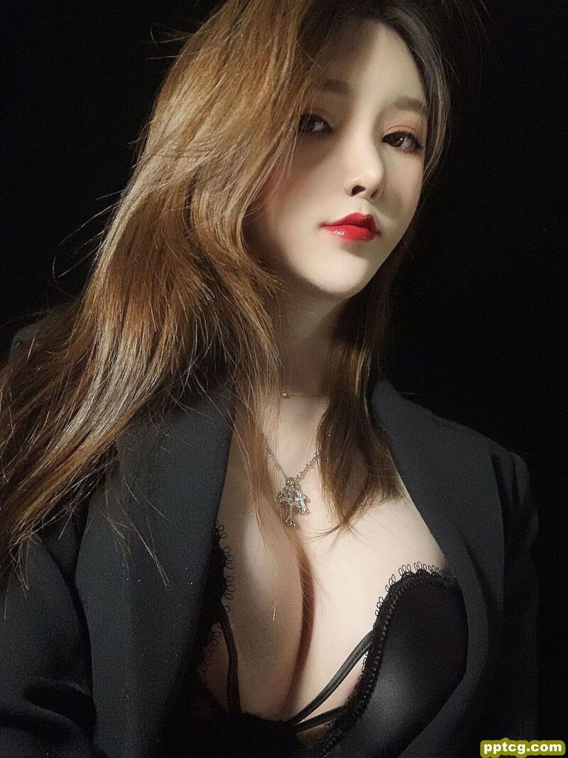 一小央泽 优雅的坏女人罢了-奈奈COS 一小央泽 优雅的坏女人罢了