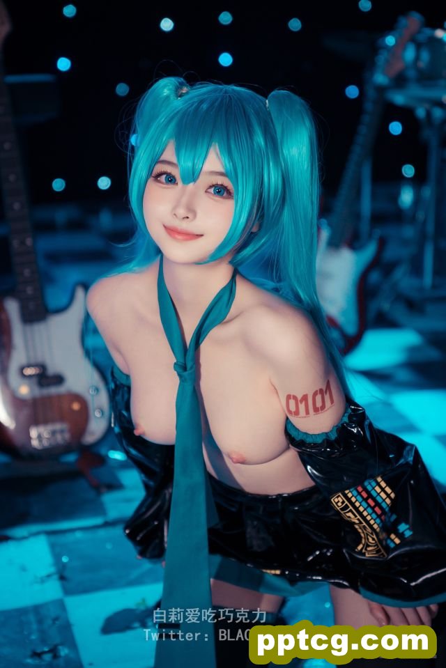 [写真套图]白莉爱吃巧克力 – Miku