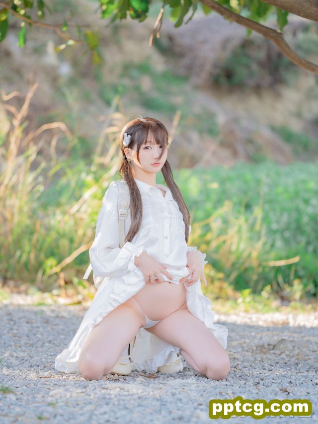 [写真套图]Nagisa魔物喵 – 泡泡白裙