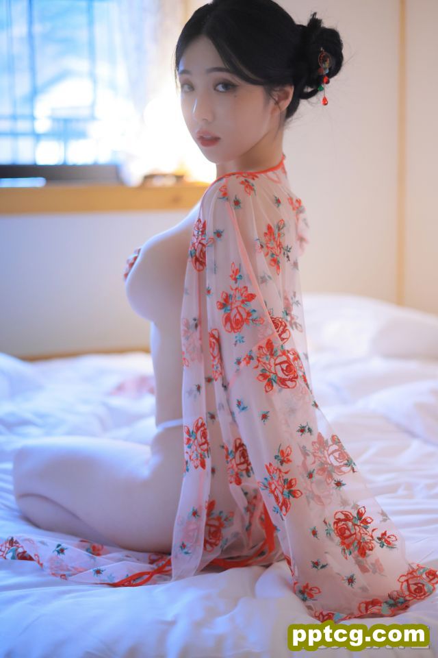 [写真套图]YeonWoo – Heat