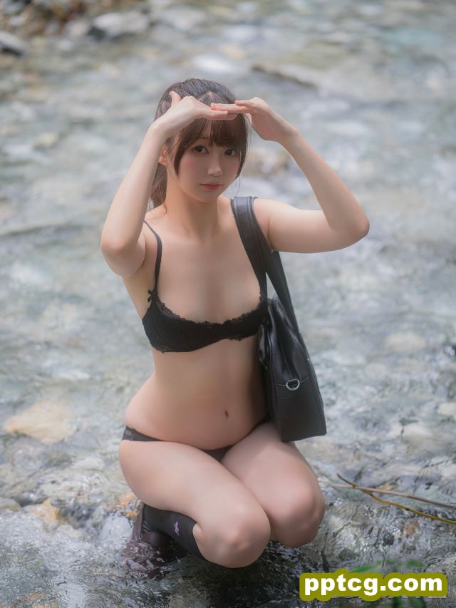 [写真套图]しずく(nagisa魔物喵) – 川で水遊び