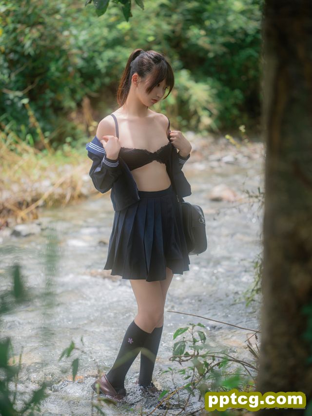 [写真套图]しずく(nagisa魔物喵) – 川で水遊び